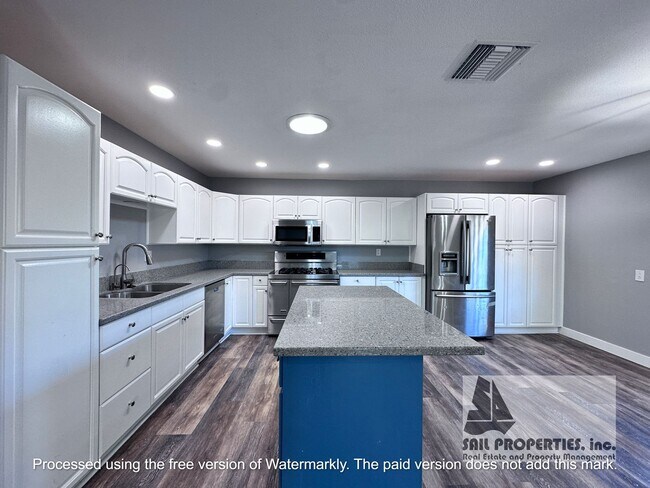 Building Photo - Gorgeous Huntington Beach Single Story Home!