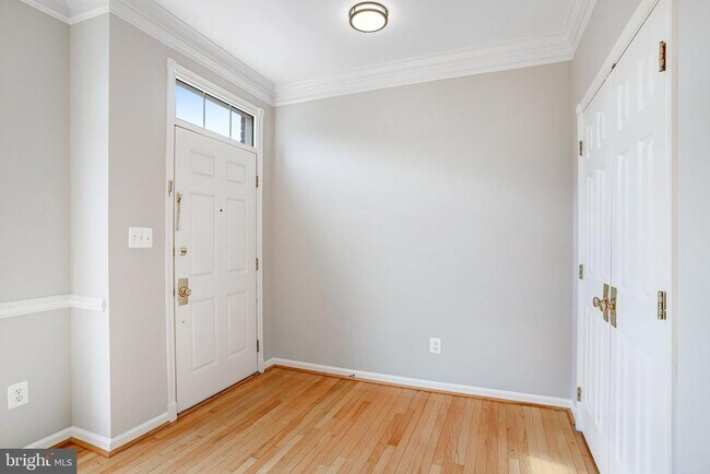 Building Photo - 22616 Welborne Manor Square