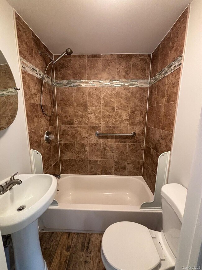 Building Photo - 101 Miramar Ave