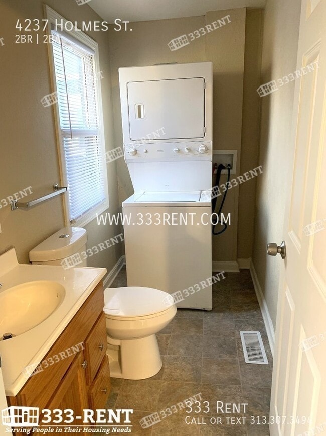 Building Photo - 4237 Holmes St