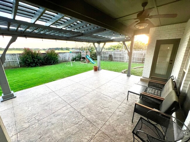 Building Photo - Stunning Home in Bixby Schools!