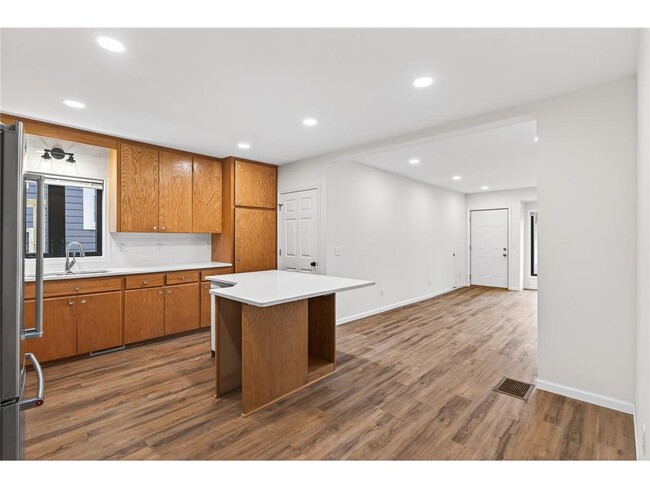 Building Photo - 4437 1st Ave S