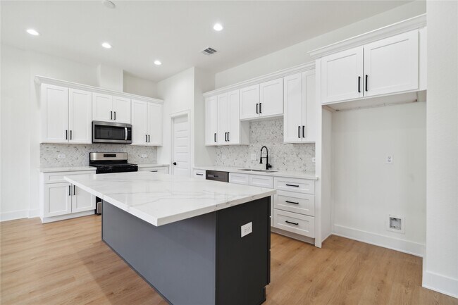 Building Photo - 4631 Balkin St