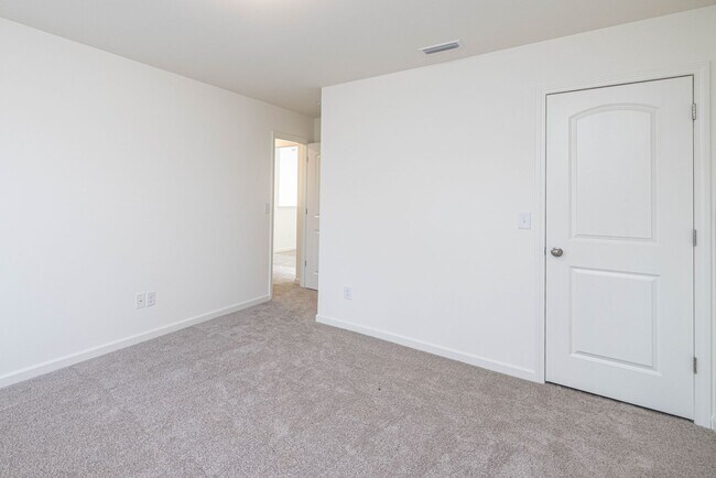 Building Photo - 724 Scotch Meadows Loop