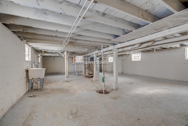 Building Photo - 7005 Broadway