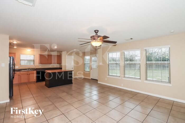 Building Photo - 18107 Valebluff Ln