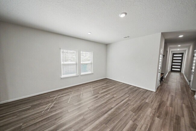 Building Photo - 3037 Beringer Blvd