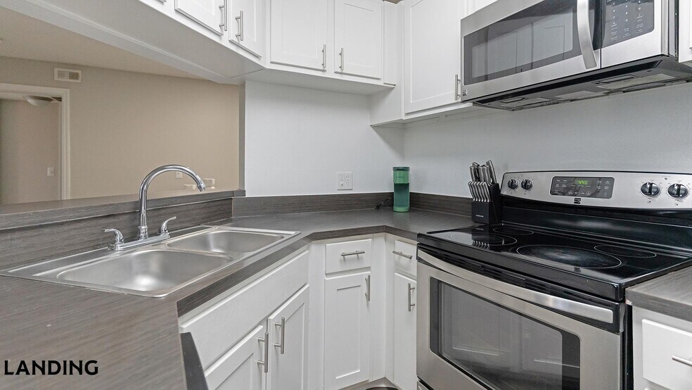 Building Photo - 10263 Whispering Forest Dr