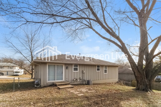 Building Photo - 1109 NE 9th St