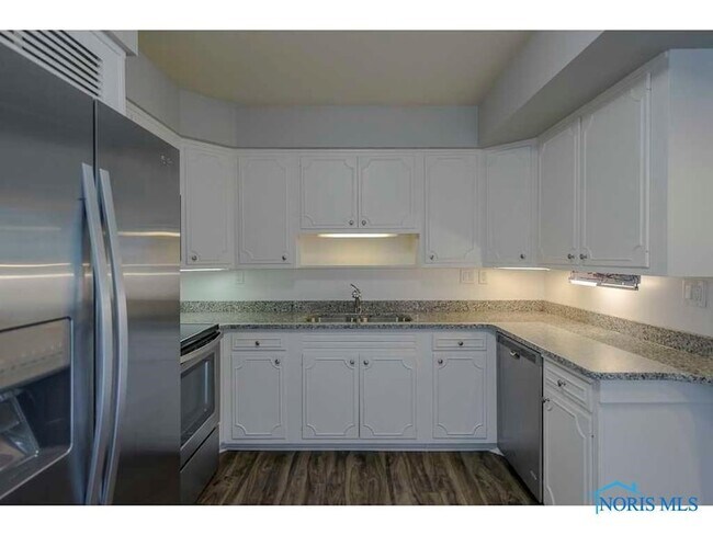Building Photo - 3783 Hillandale Rd