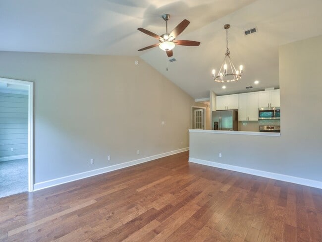 Building Photo - 927 Chase Creek Cir