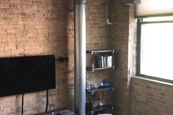 Living room - 1720 N Marshfield Ave