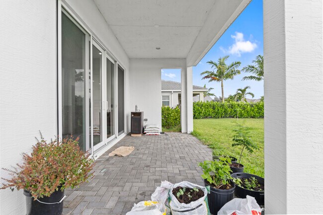 Building Photo - 15134 Cameo Ct