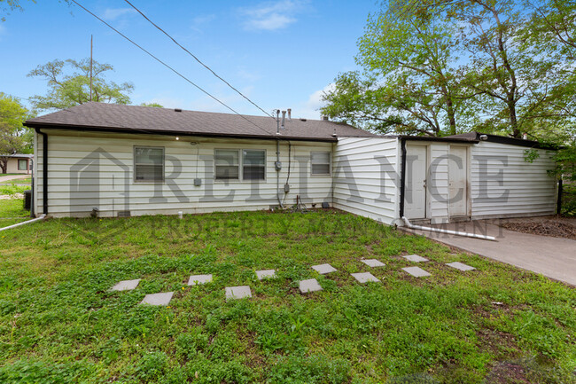 Building Photo - 1642 Denver Dr