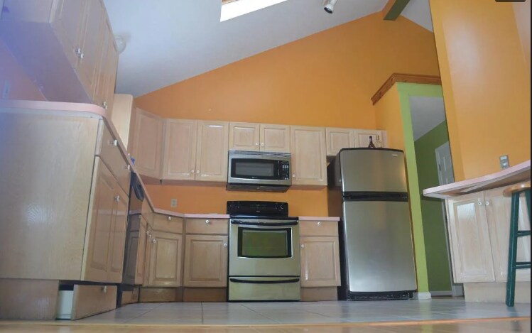 Building Photo - 777 Evergreen Ave