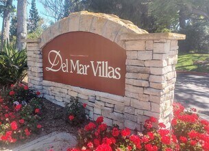 Building Photo - Beautiful 2 Bedroom Condo in Del Mar Villas