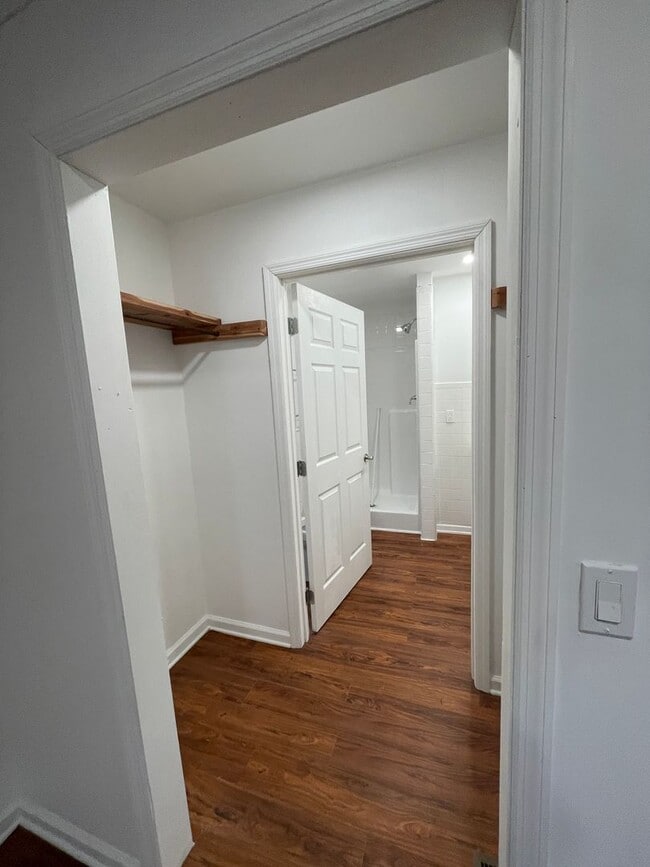 Building Photo - Adorable Chickamauga House