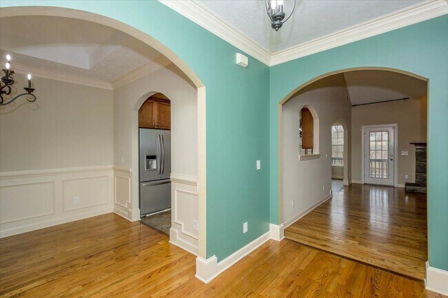 Building Photo - 1661 Jamestown Ave