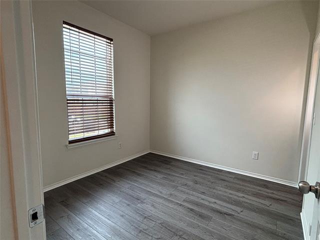 Building Photo - 507 Goldenrod Ln
