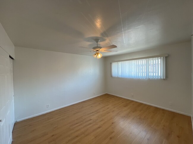 Building Photo - Centrally located lovely 2 bedroom 1 bathr...