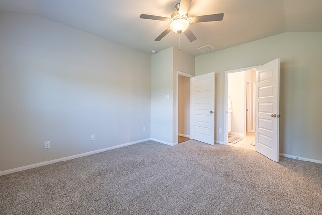 Building Photo - 17705 Hanson Ridge Dr