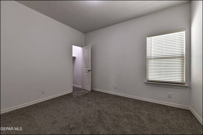 Building Photo - 12844 Giovanni Grajeda Ave