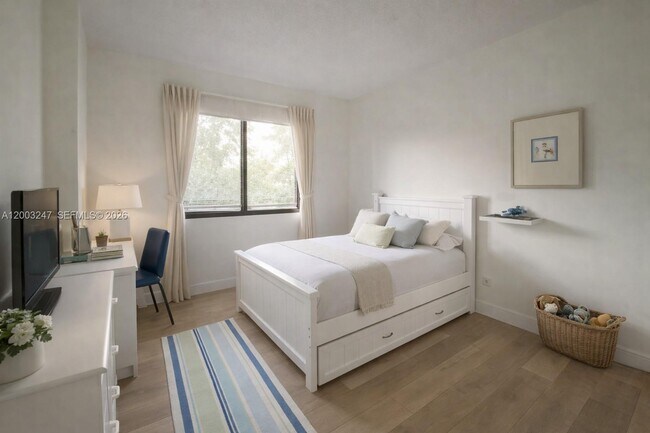 Building Photo - 251 Crandon Blvd