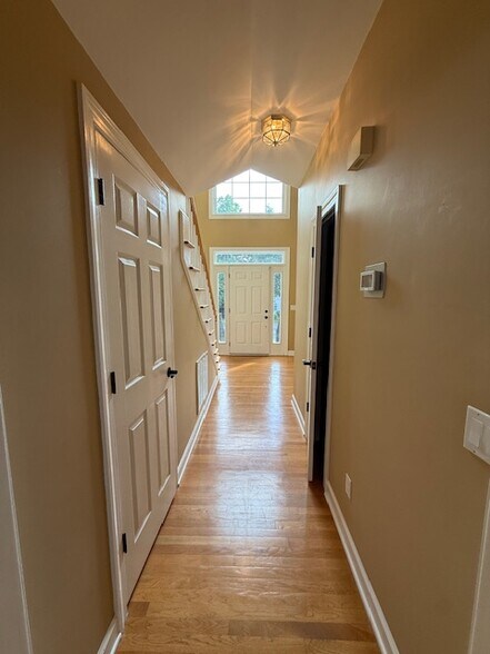 Building Photo - 3003 Honor Ct