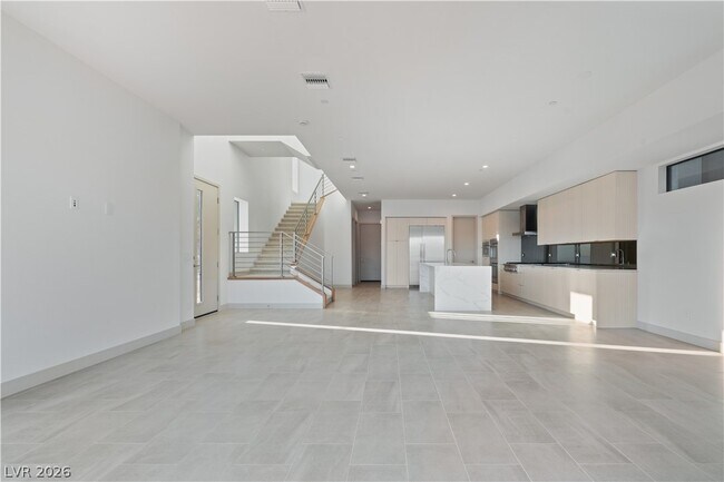 Building Photo - 66 Lakefront Dr