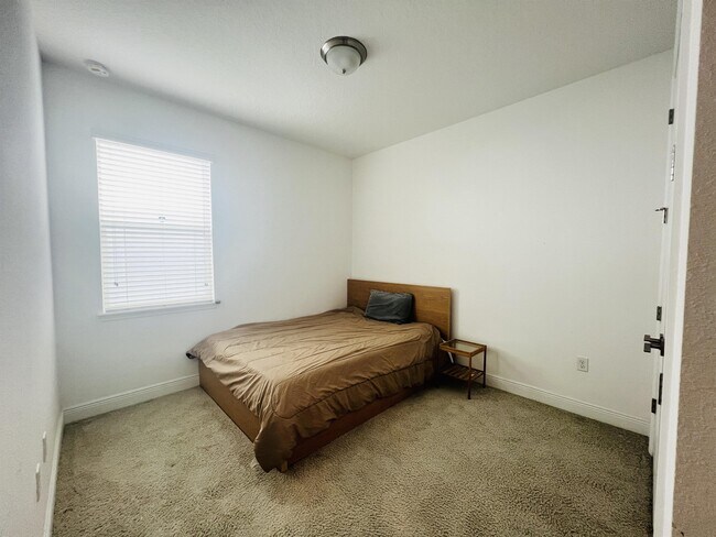 Building Photo - 1225 Bristol Oaks Way
