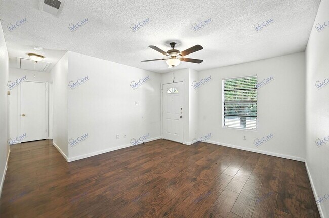 Building Photo - 2441 Sweetwood Dr