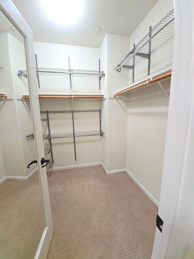 Building Photo - 5962 Lugano Via