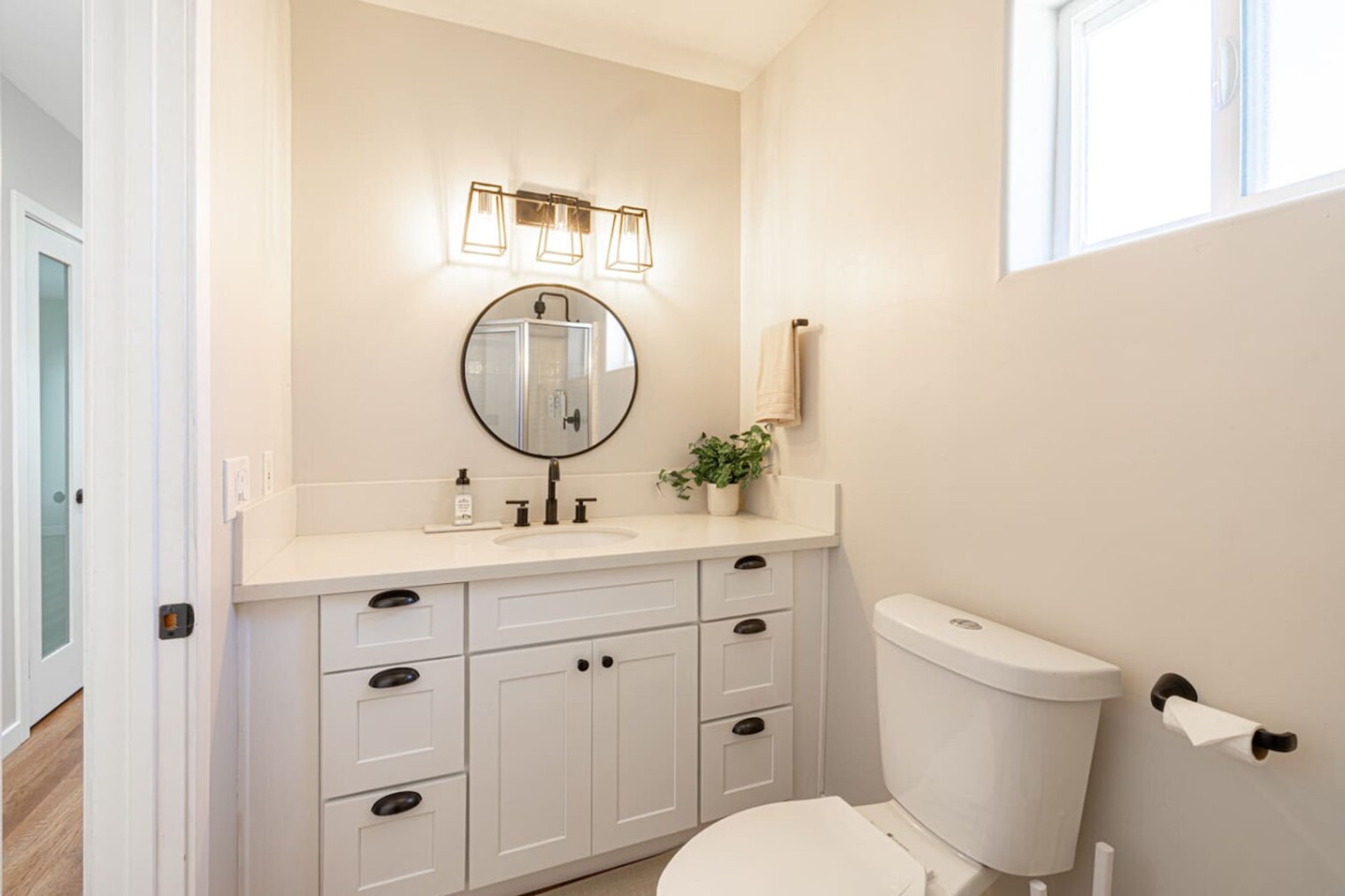 Building Photo - 4349 Oxford St