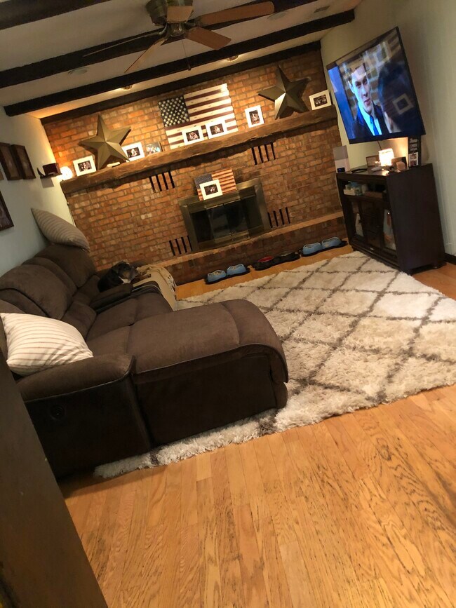 Building Photo - 6108 Lone Pond Ln