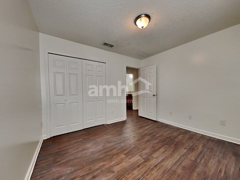 Building Photo - 9168 Mill Grove Dr