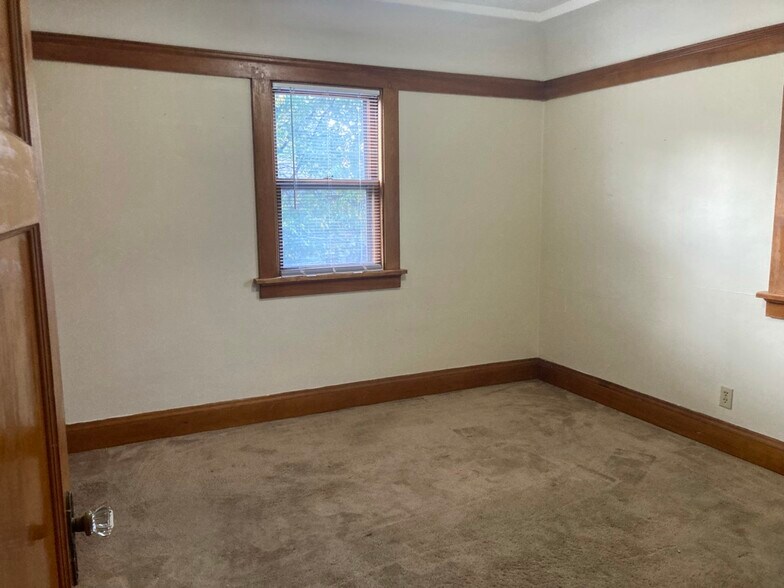 Building Photo - 2569 N 61st St