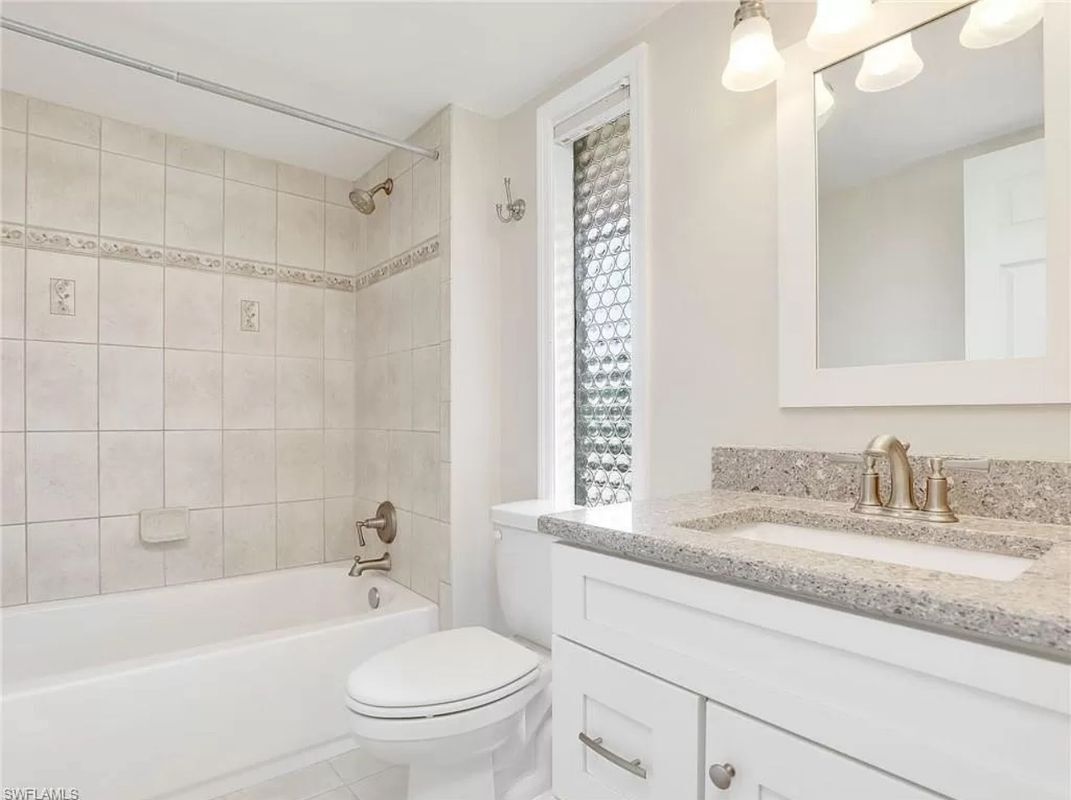 Building Photo - 4265 Island Cir