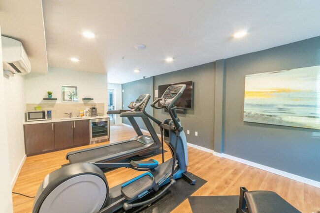 Building Photo - 750 11th Ave E