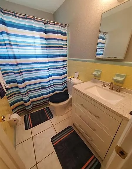 Building Photo - 2301 Juanita Ave