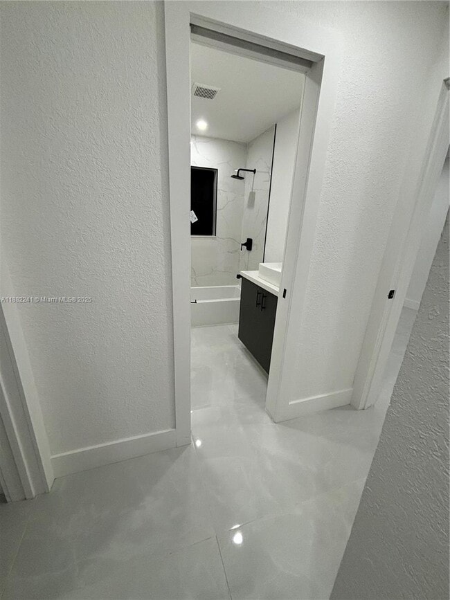 Building Photo - 6813 SW 10th Ct