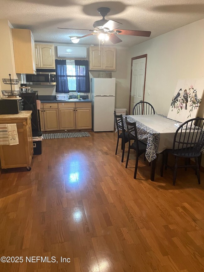 Building Photo - 29 Desoto Pl