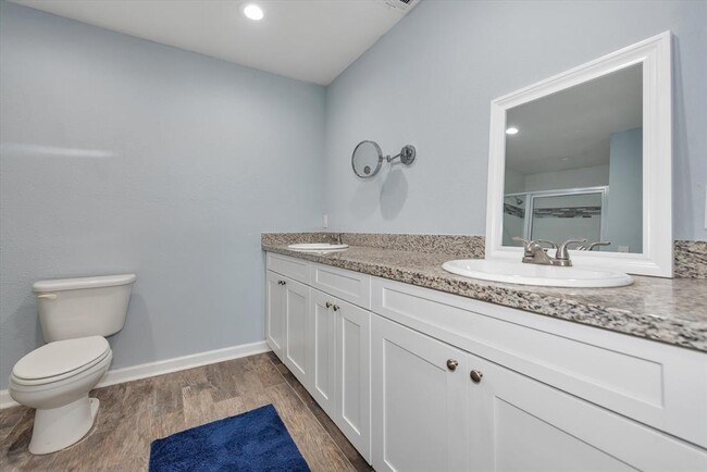 Building Photo - 3559 Balboa Cir