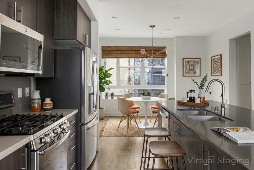 Building Photo - 2753 Waverly Dr