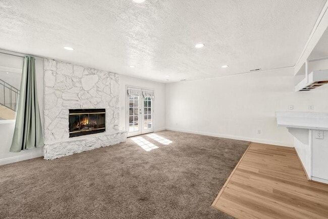 Building Photo - 17705 Vista Point Dr