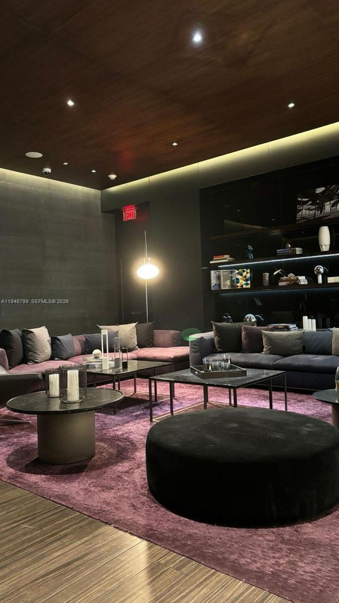 Building Photo - 68 SE 6th St