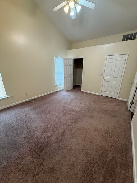 Building Photo - 5975 Hillvale Trail