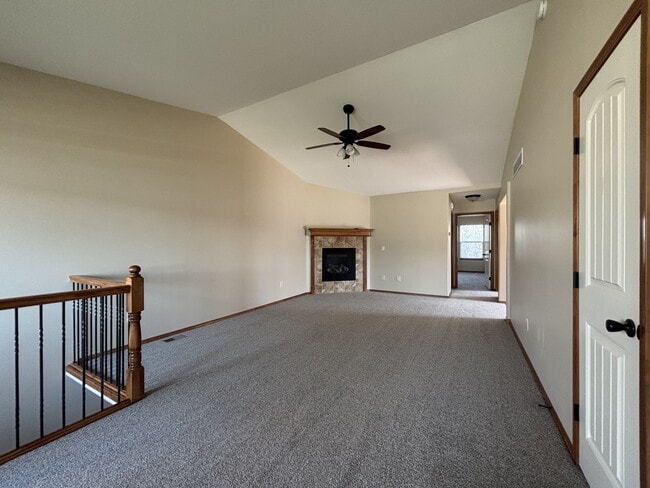 Building Photo - 2007 N Springbrook St