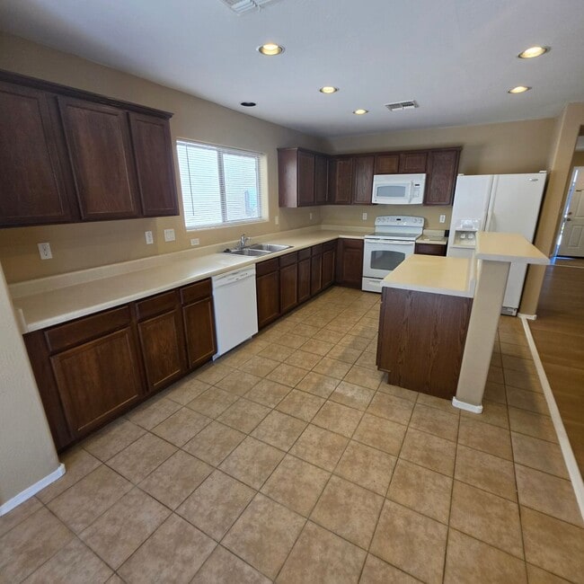 Building Photo - 18418 W Westfall Way
