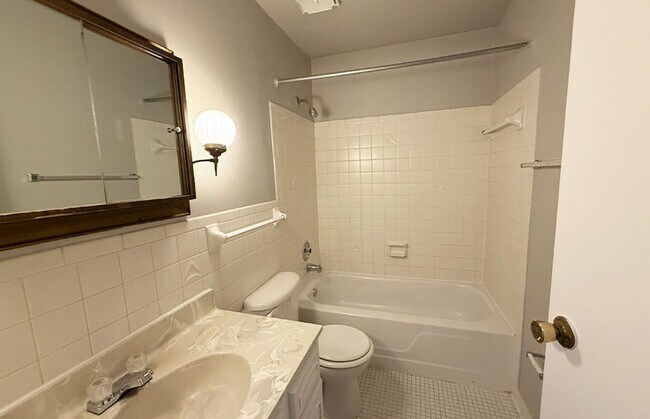 Interior Photo - The Spyglass