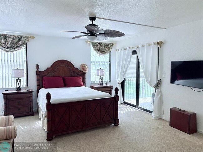 Building Photo - 2112 S Cypress Bend Dr